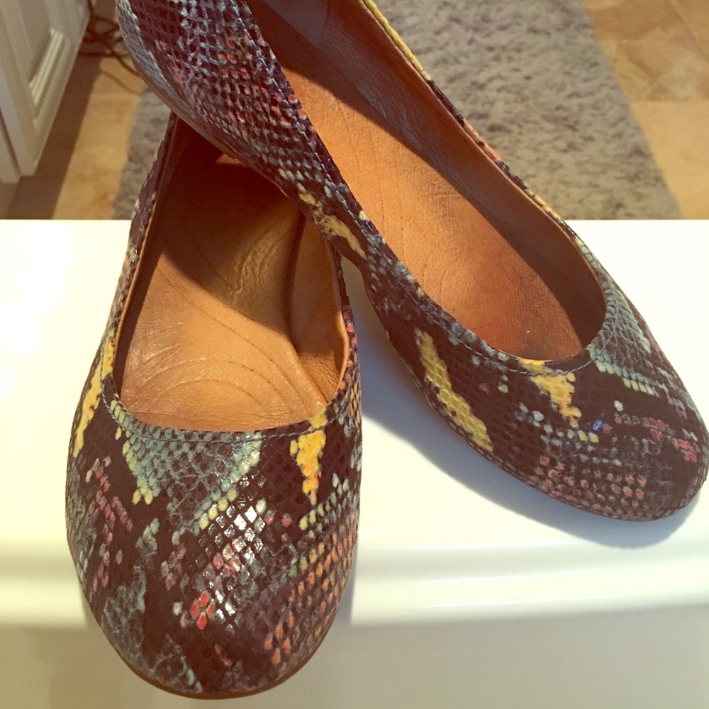 Clarks flats